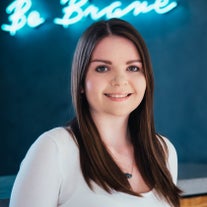 Julia Watts author headshot photo