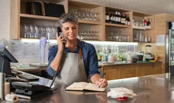 Restaurant manager using a VoIP system